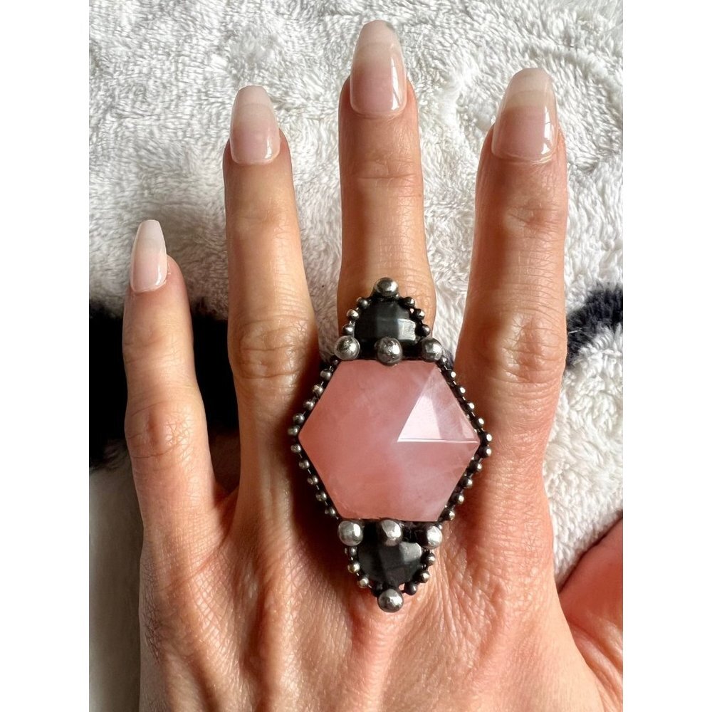 MASSIVE Rose Quartz Love Statement Ring - Picture 2 of 10